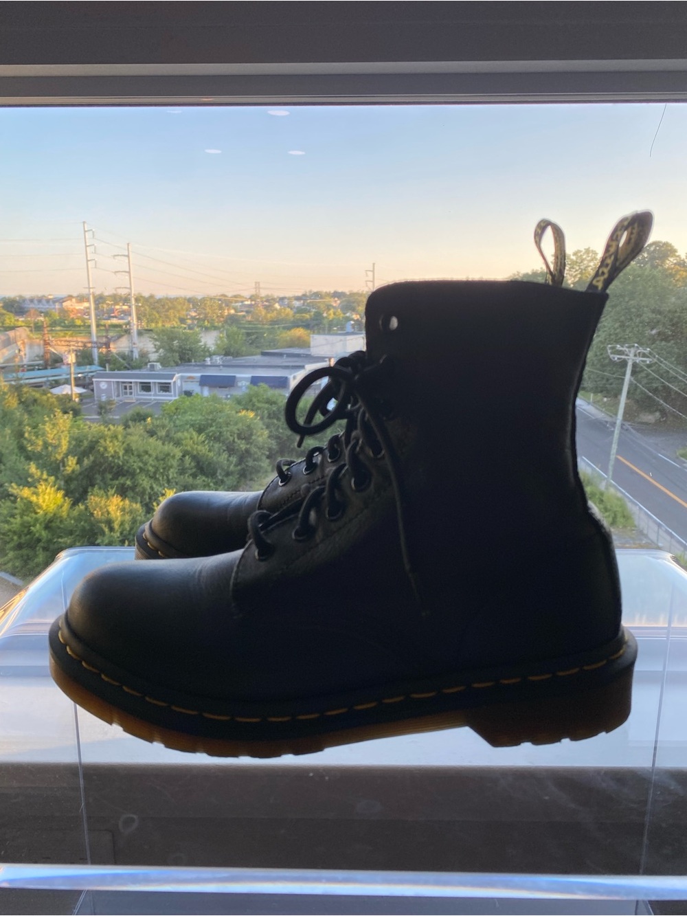Dr. Martens Black Pascal Leather Lace-Up Combat Boots size 7US